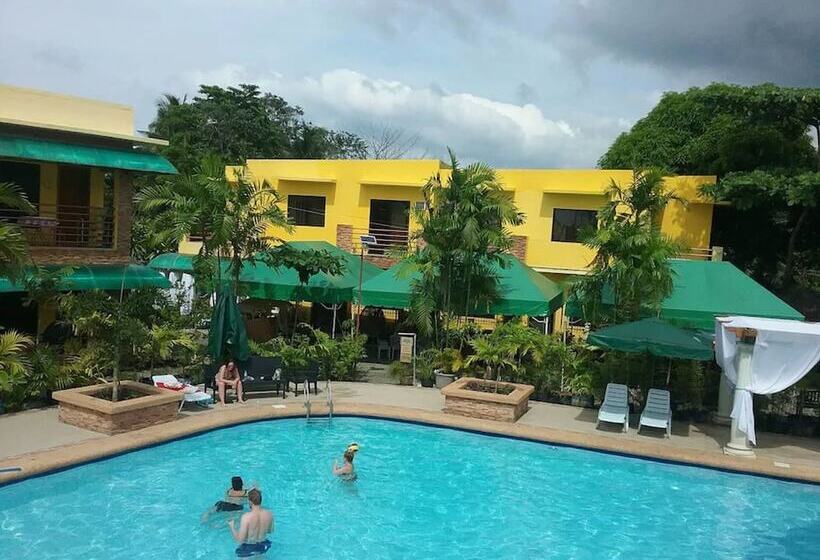 Pensão Moalboal Tropics