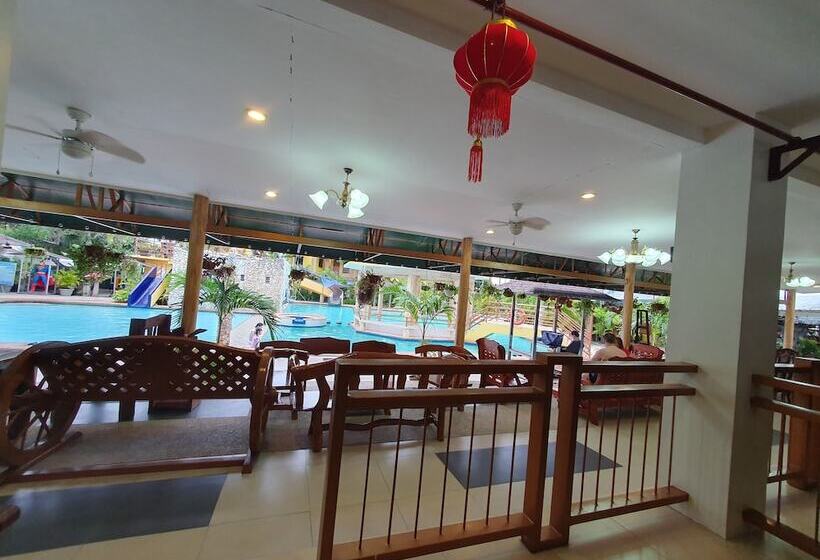 Pensione Moalboal Tropics