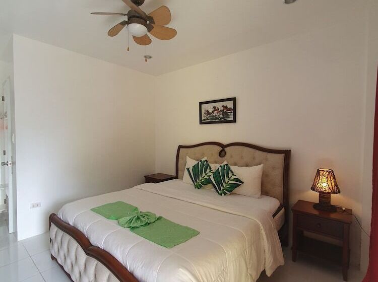 Pensão Moalboal Tropics