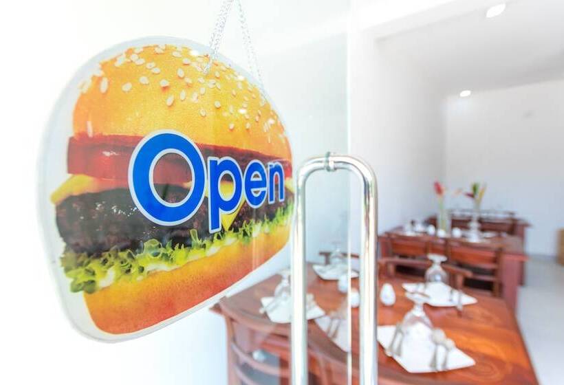 پانسیون The Waves  Unawatuna