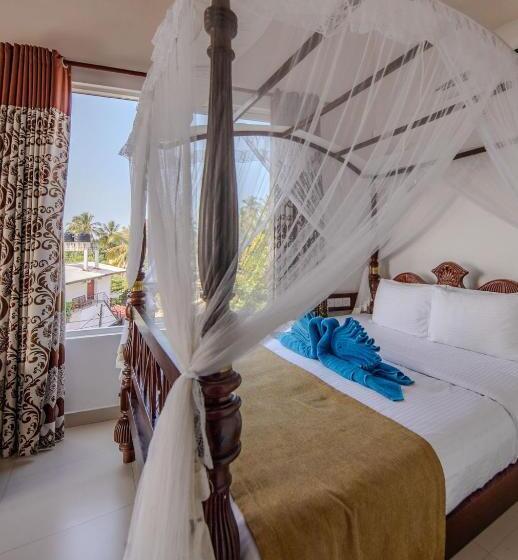 پانسیون The Waves  Unawatuna