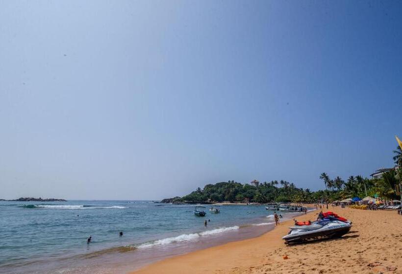 پانسیون The Waves  Unawatuna