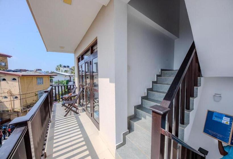 پانسیون The Waves  Unawatuna