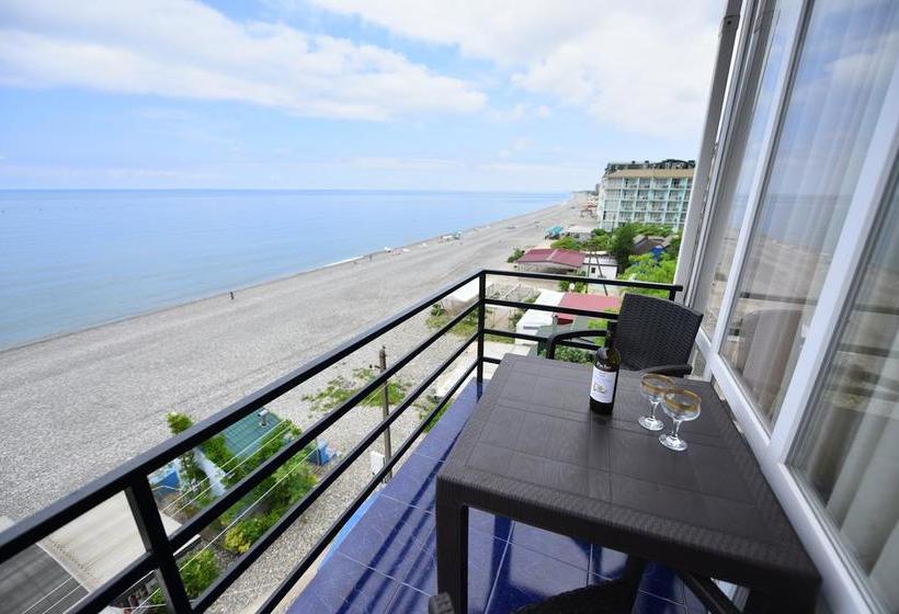 استراحتگاه Lazuri