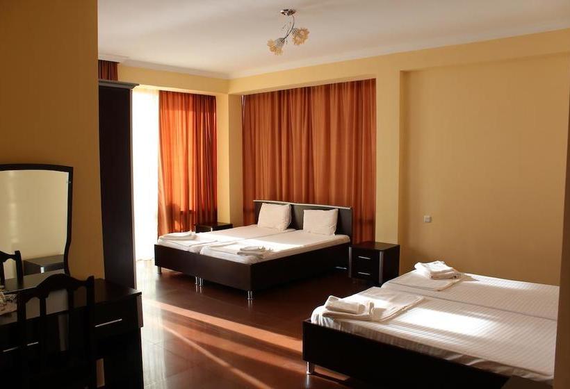 استراحتگاه Lazuri