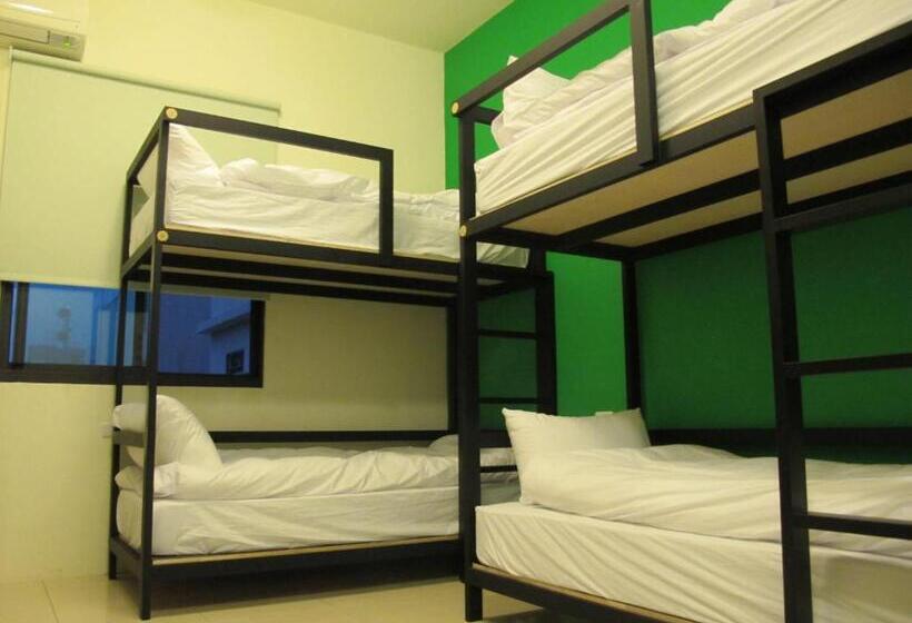 The Way Hostel & Bar