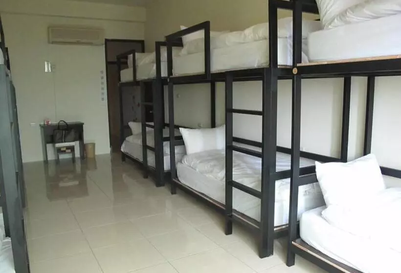 The Way Hostel & Bar