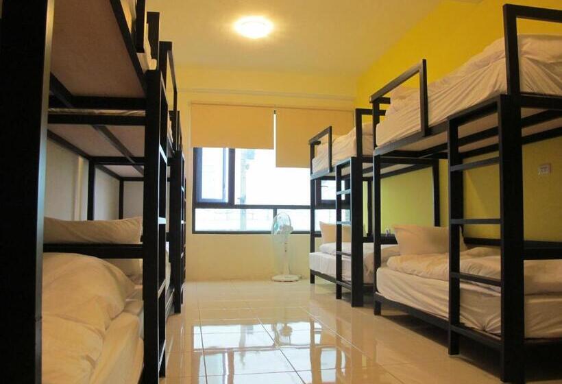 The Way Hostel & Bar