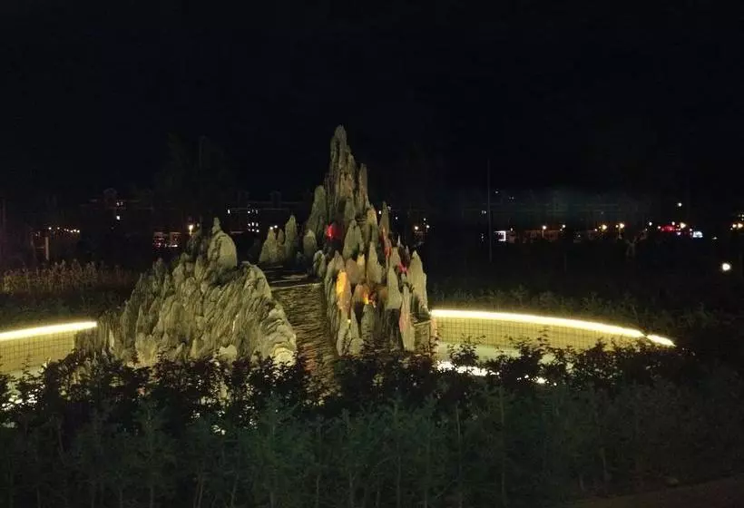 ホテル Fliport Garden  Lhasa
