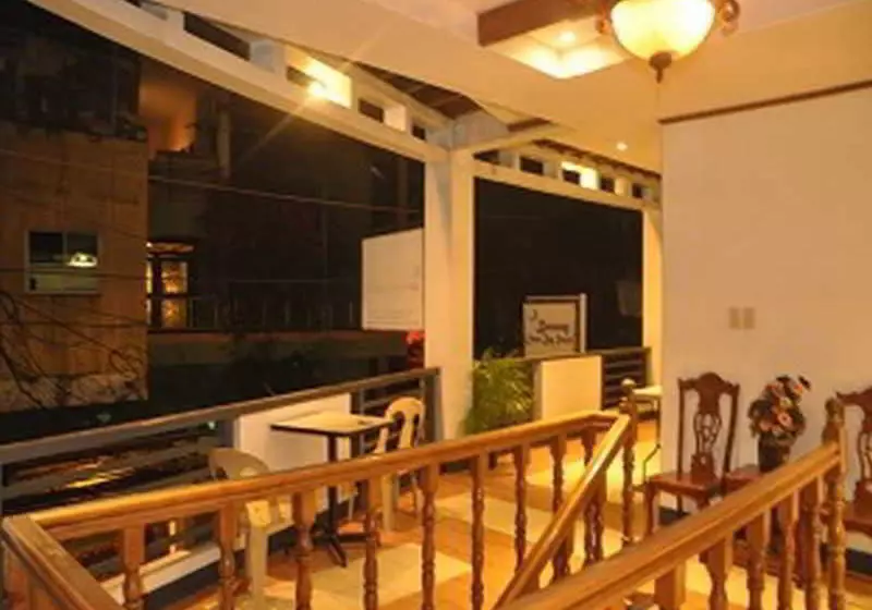 هتل Boracay Tourists' Inn