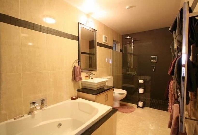 בית מלון כפרי Crisdon Castle