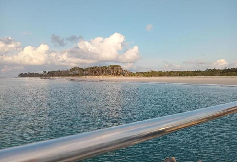 בית מלון כפרי Hervey Bay Flashpackers