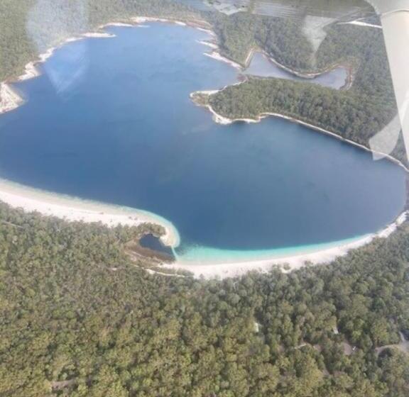 בית מלון כפרי Hervey Bay Flashpackers