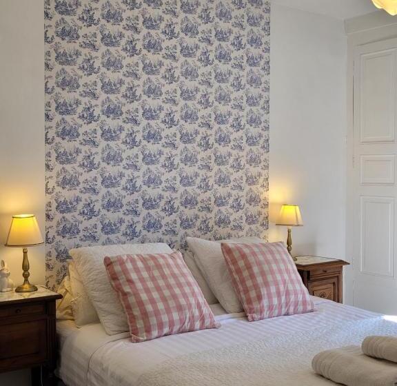 فندق Les Portails Bleus