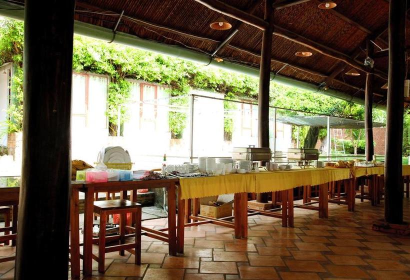 هتل Minh Vuong Village Resort & Restaurant