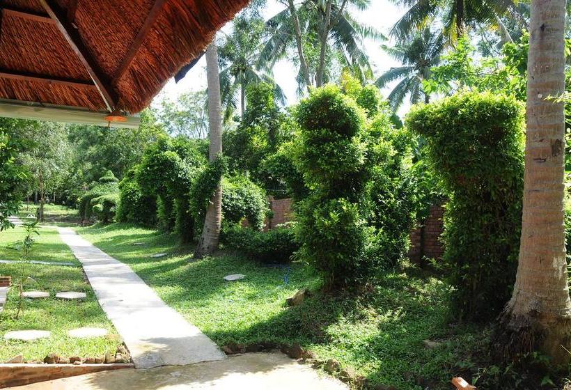 هتل Minh Vuong Village Resort & Restaurant