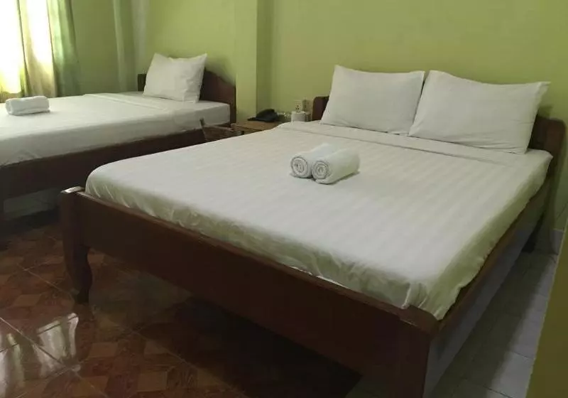 هتل Pra Tna Guesthouse