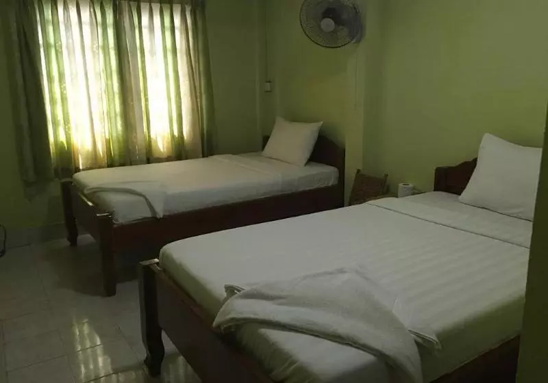 هتل Pra Tna Guesthouse