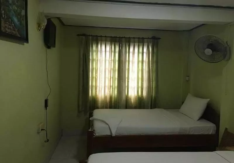 هتل Pra Tna Guesthouse
