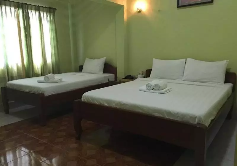 هتل Pra Tna Guesthouse