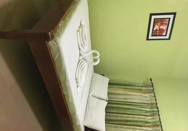 هتل Pra Tna Guesthouse