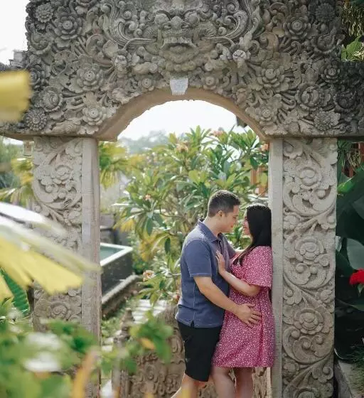 ホテル The Alena Resort A Pramana Experience