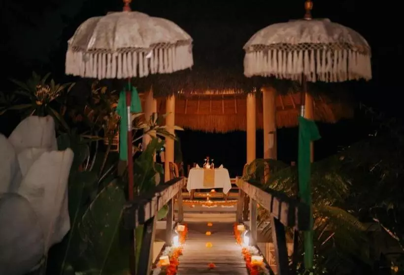 ホテル The Alena Resort A Pramana Experience