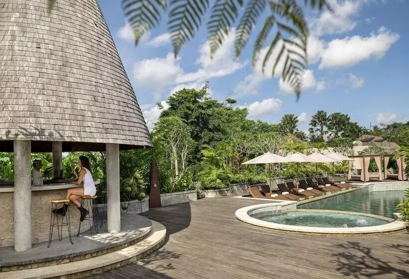 ホテル The Alena Resort A Pramana Experience