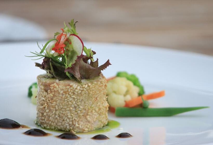 Hotel The Alena Resort A Pramana Experience