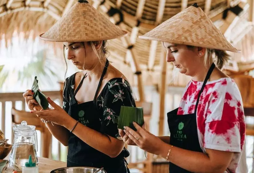 ホテル The Alena Resort A Pramana Experience