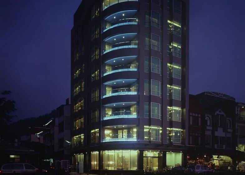 هتل The Crystal Resort Sun Moon Lake