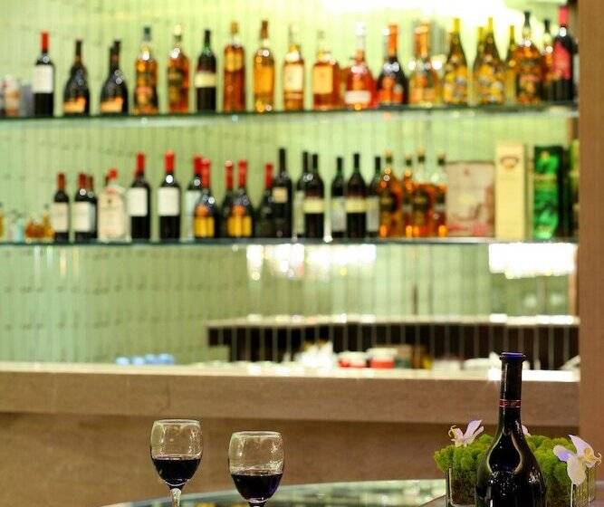 هتل The Crystal Resort Sun Moon Lake