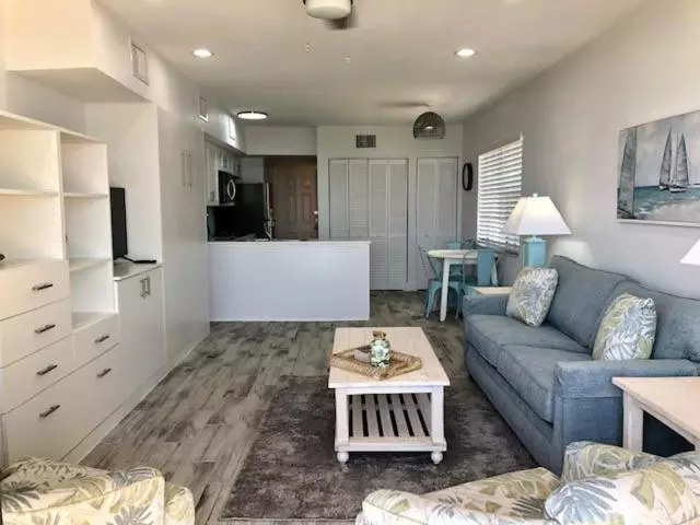 ホテル Treasure Island Beach Club 727 360 7096