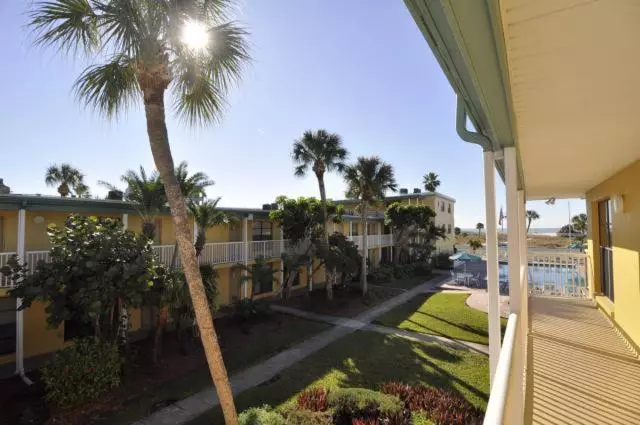 ホテル Treasure Island Beach Club 727 360 7096