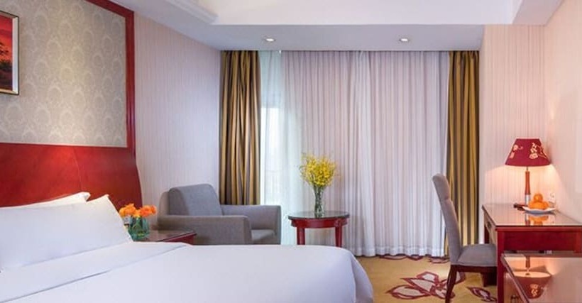 Vienna Hotel Shenzhen Bao An Fanshen Metro Station