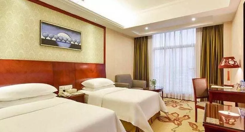 Vienna Hotel Shenzhen Bao An Fanshen Metro Station