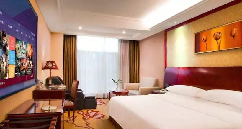 Vienna Hotel Shenzhen Bao An Fanshen Metro Station