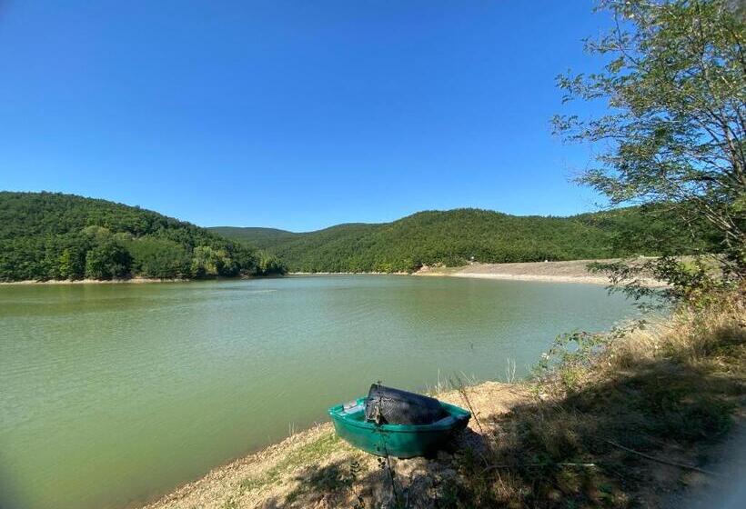 تختخواب و صبحانه Zeleni Dvor