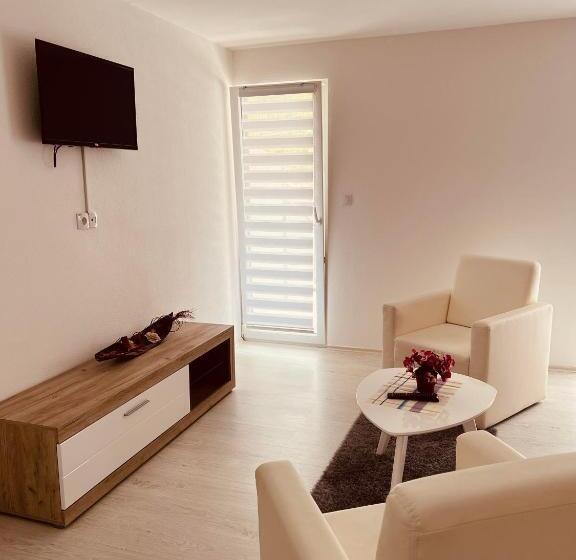 تختخواب و صبحانه Zeleni Dvor