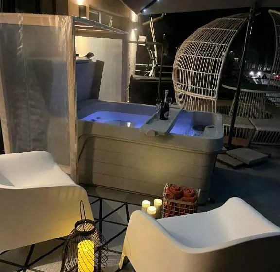 H49 Jacuzzi Penthouse Adults Only