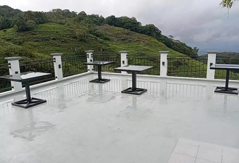 Hotelli Mountain Villa