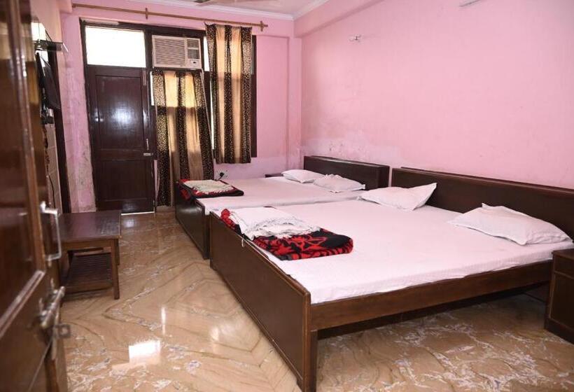 فندق Sarva Darshan Ashram