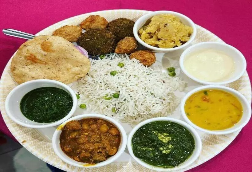 Hotel Sarva Darshan Ashram