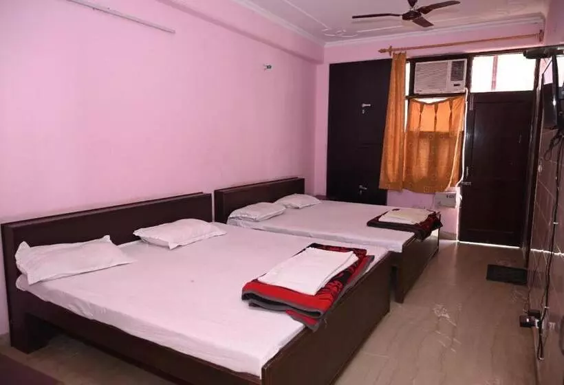 Hotel Sarva Darshan Ashram