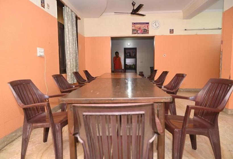 فندق Sarva Darshan Ashram