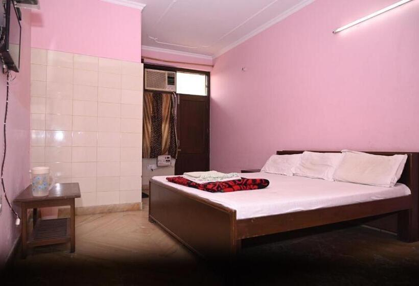 فندق Sarva Darshan Ashram