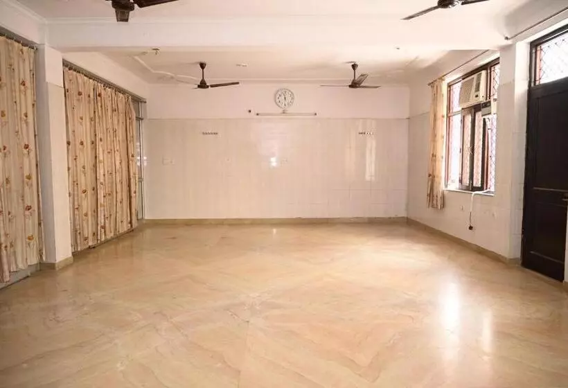 Hotel Sarva Darshan Ashram