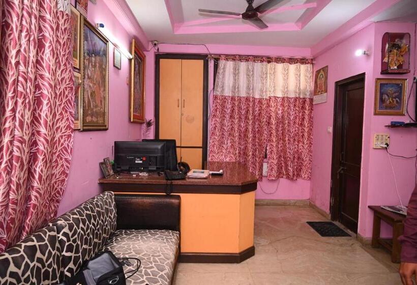 فندق Sarva Darshan Ashram