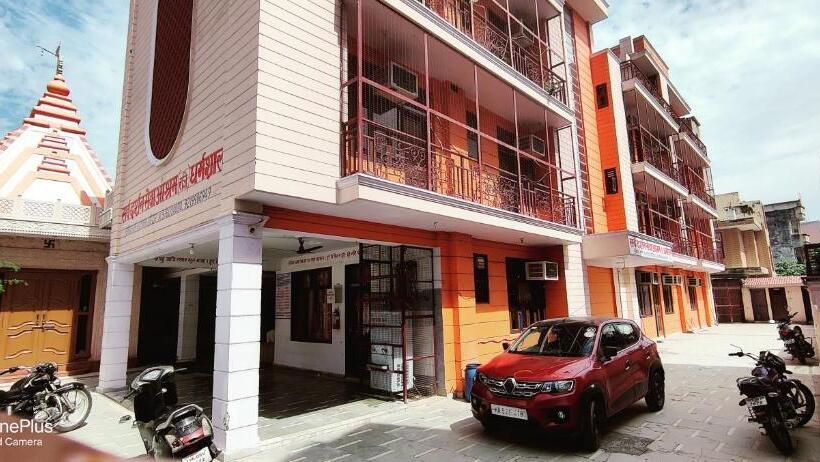 فندق Sarva Darshan Ashram