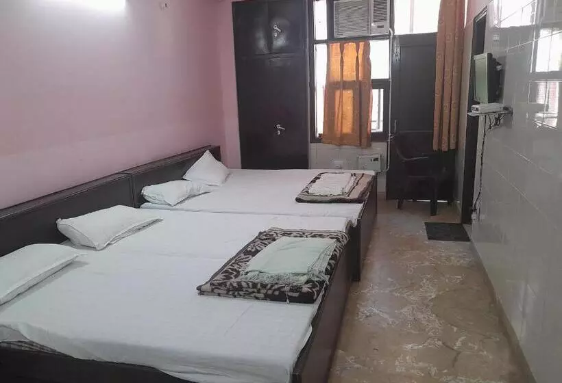Hotel Sarva Darshan Ashram